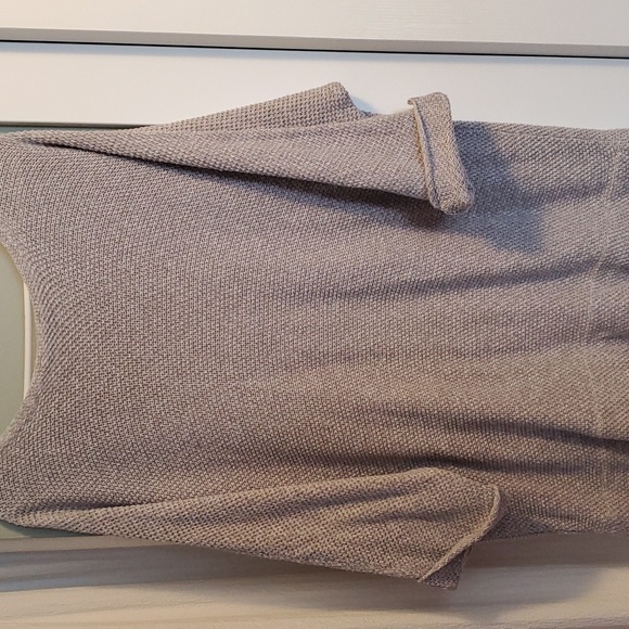 Denver Hayes sweater - Picture 3 of 3